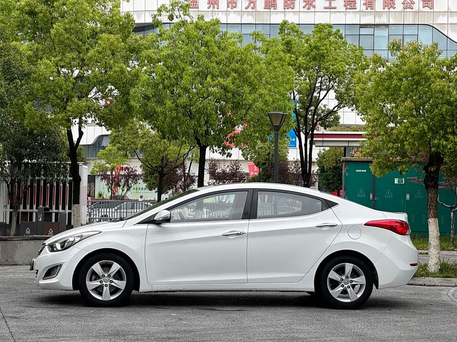 Hyundai Elantra 2013