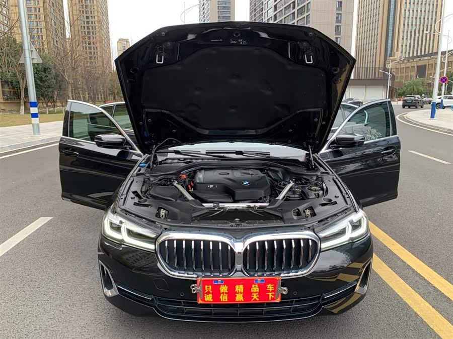 BMW 5 Series 2022 — фото 17