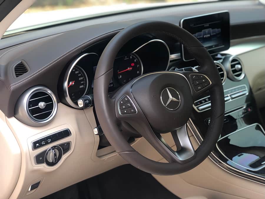 Mercedes-Benz GLC 2016 — фото 16
