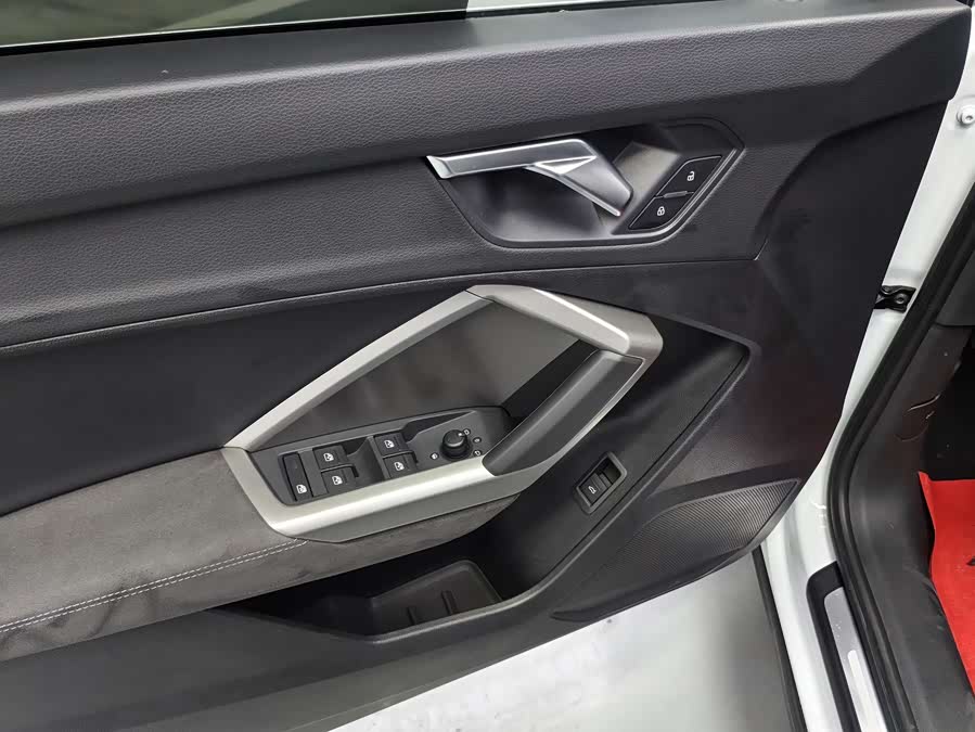 Audi Q3 2023 — фото 11