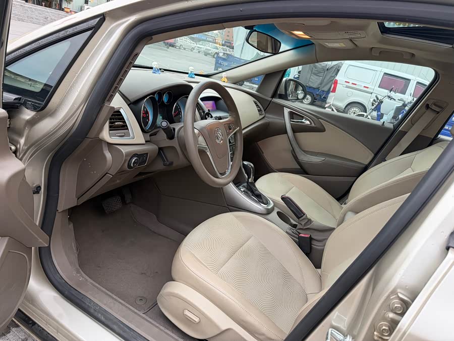 Buick Excelle 2013