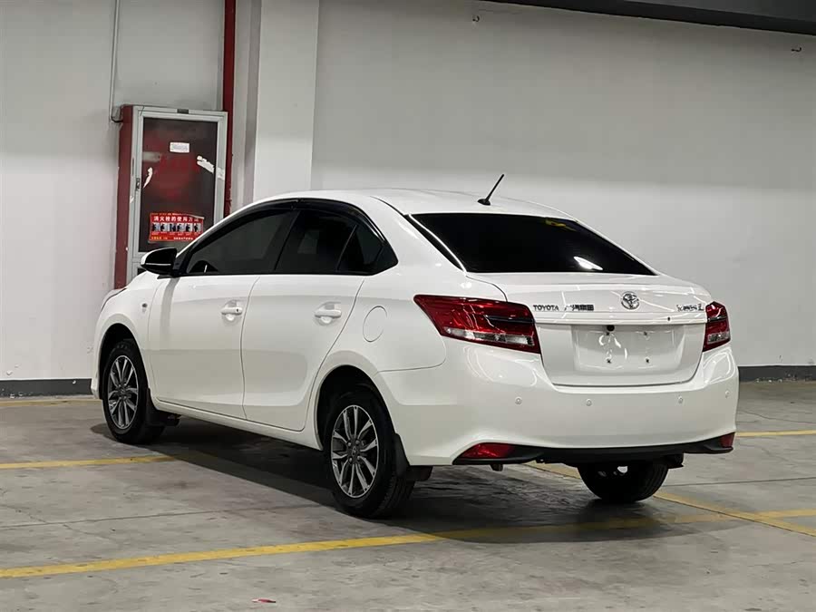 Toyota Yaris L 2022