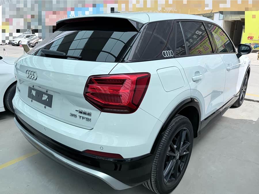 Audi Q2L 2021 — фото 19