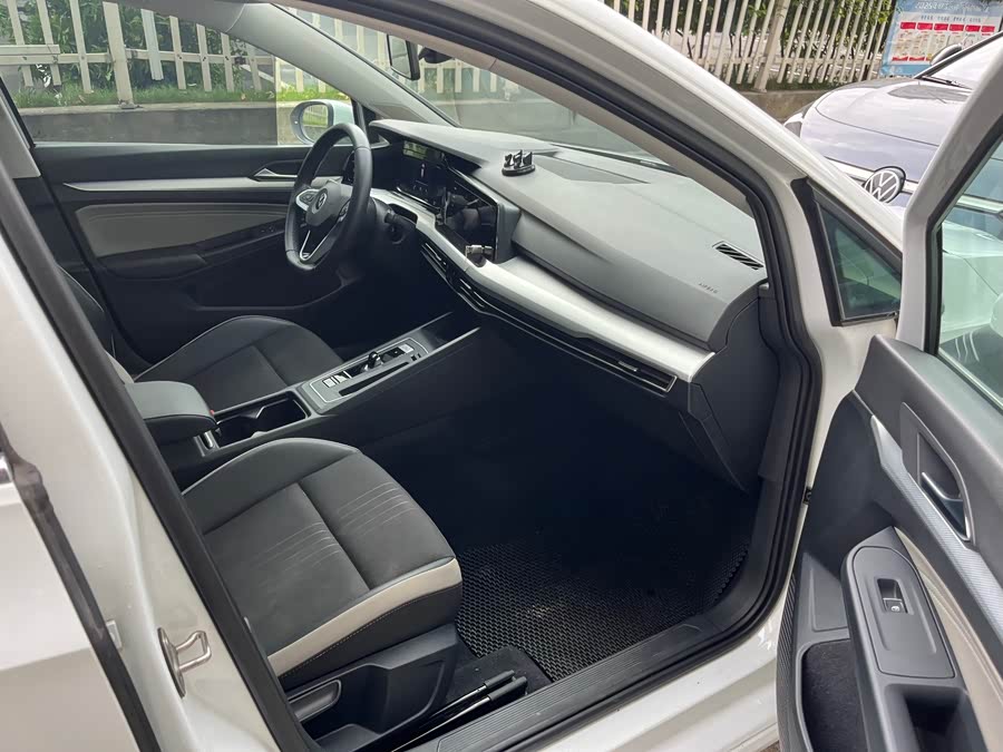 Volkswagen Golf 2023