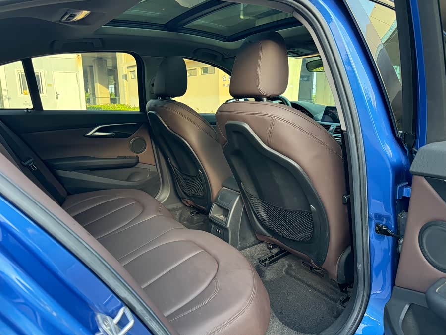 BMW 1 Series 2019 — фото 11