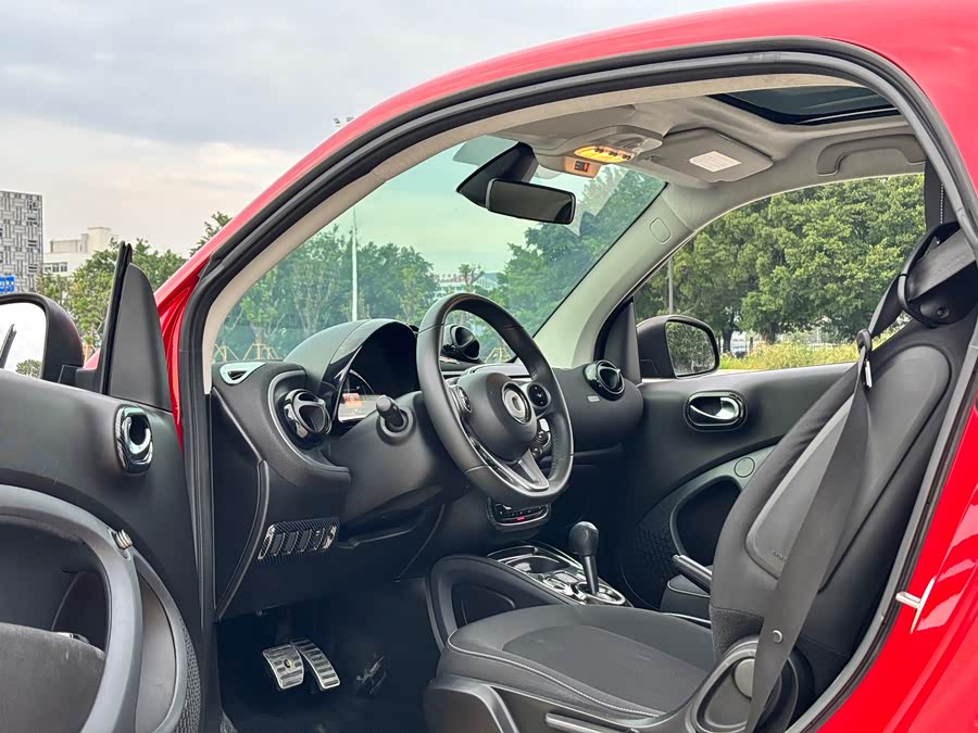 smart fortwo 2019 — фото 9