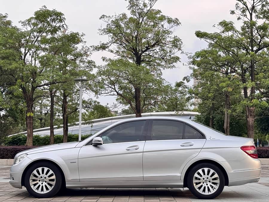 Mercedes-Benz C-Class 2010