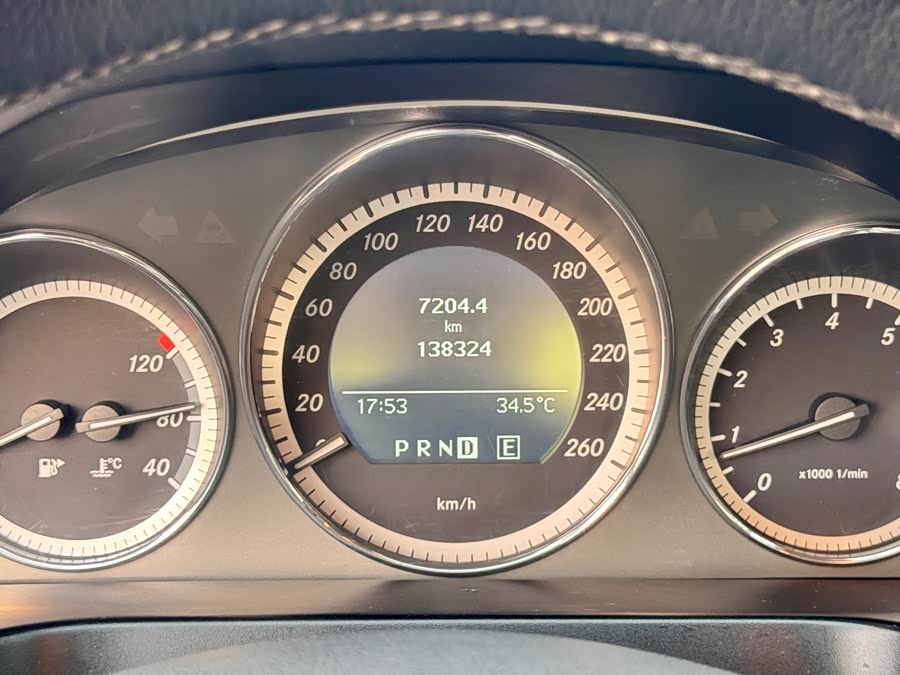 Mercedes-Benz C-Class 2010 — фото 11