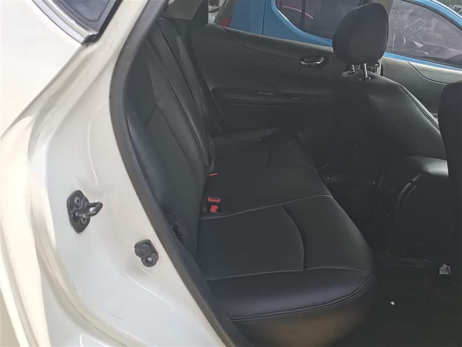 Nissan Tiida 2011