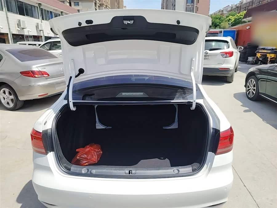 Volkswagen Lavida 2019 — фото 19