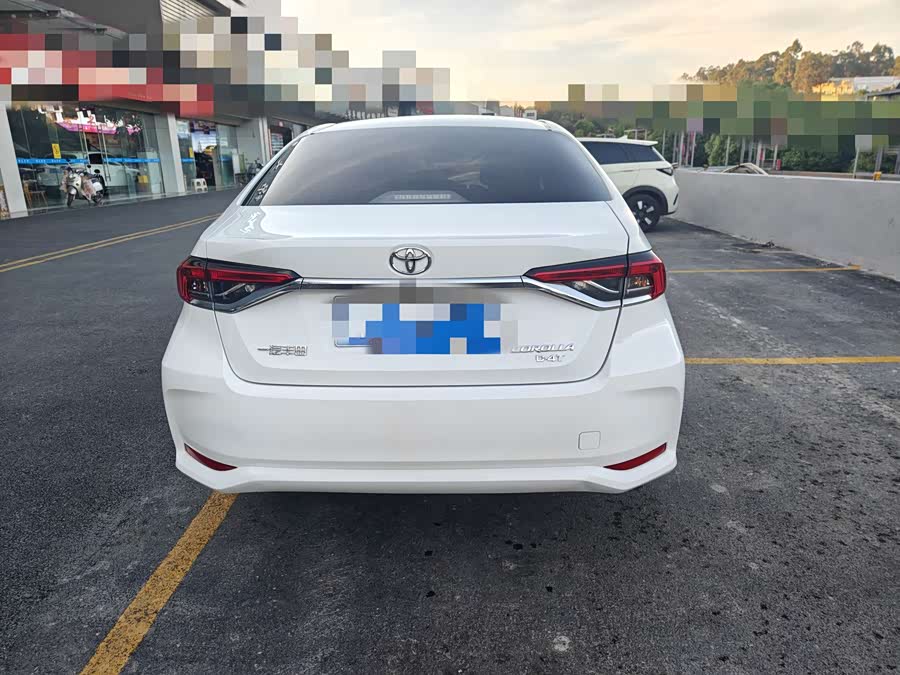 Toyota Corolla 2023 — фото 10