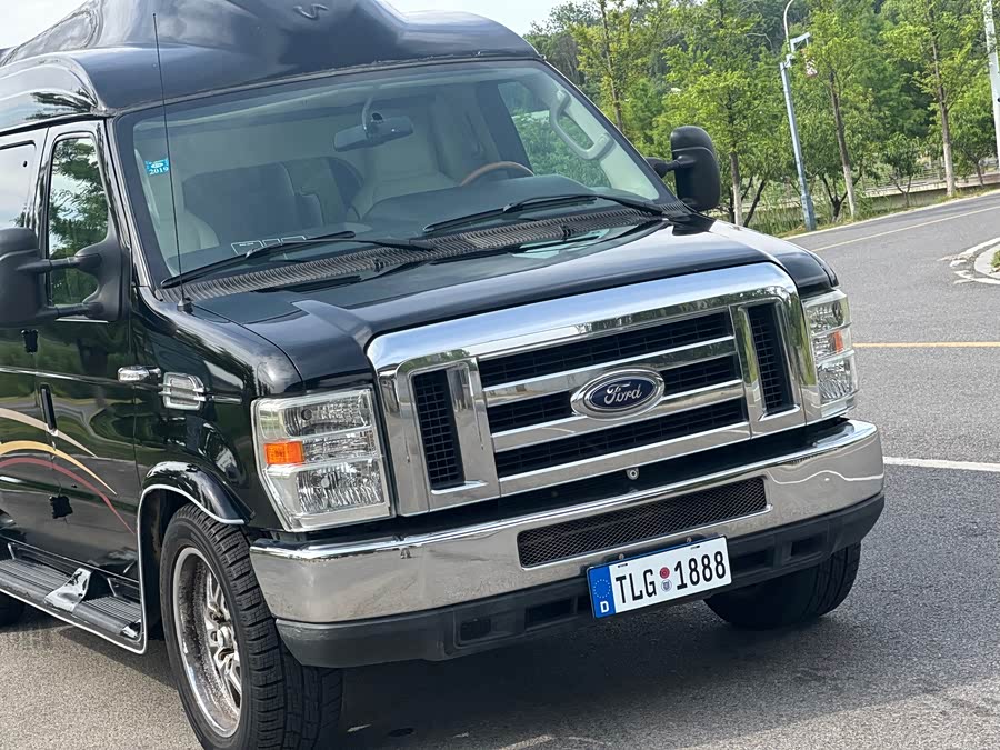 Ford E350 2011