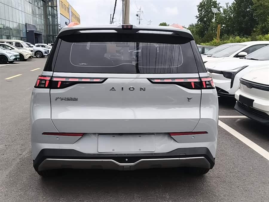 Aion Y 2021