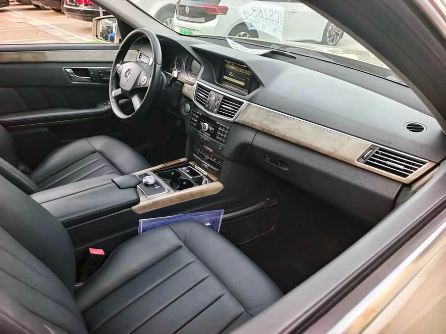 Mercedes-Benz E-Class 2010 — фото 18