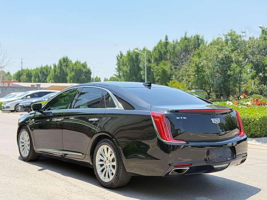 Cadillac XTS 2018 — фото 9