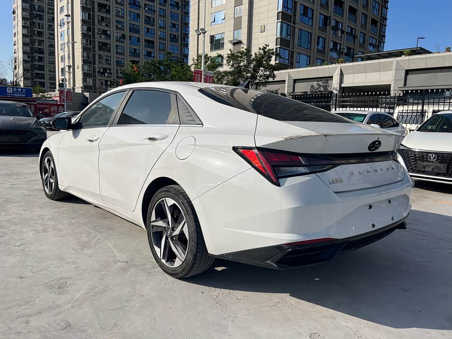 Hyundai Elantra 2021