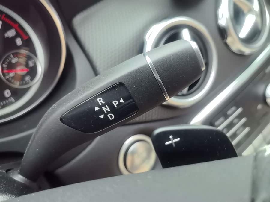 Mercedes-Benz GLA 2018 — фото 14