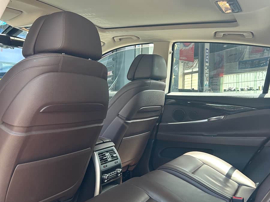 BMW 5 Series GT 2014 — фото 16