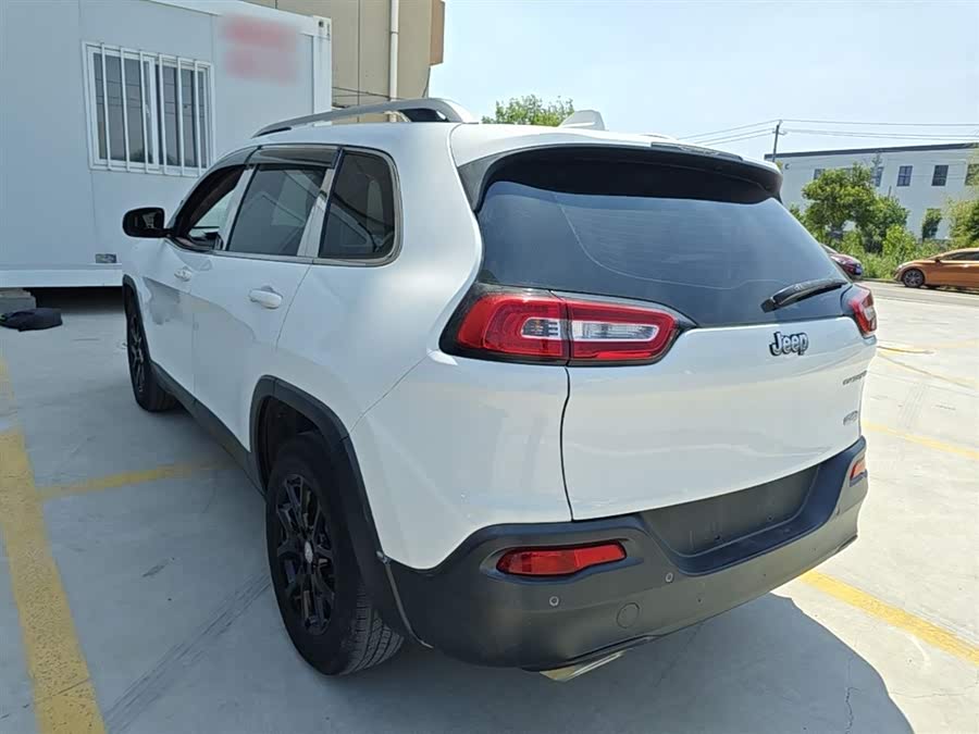 Jeep Cherokee 2016