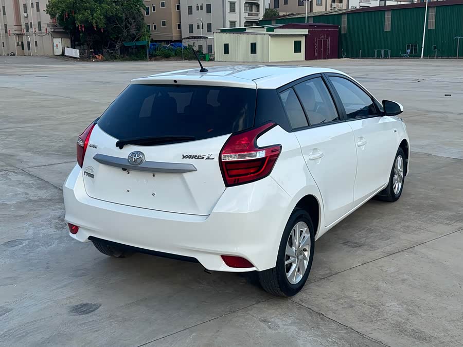 Toyota Yaris L 2018 — фото 9