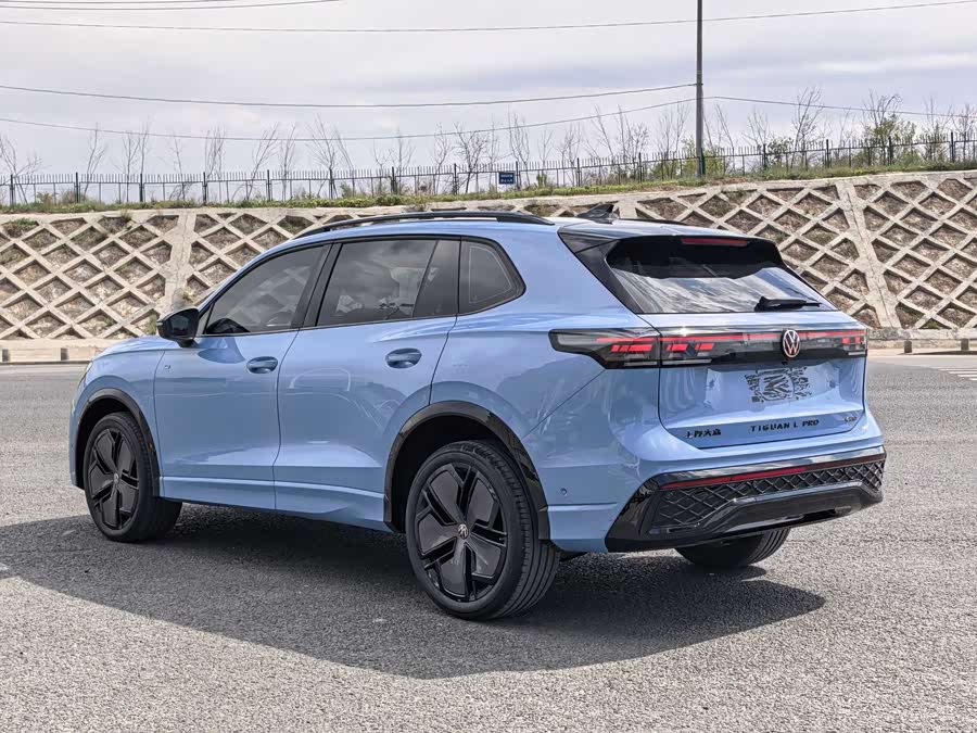 Volkswagen Tiguan L 2024