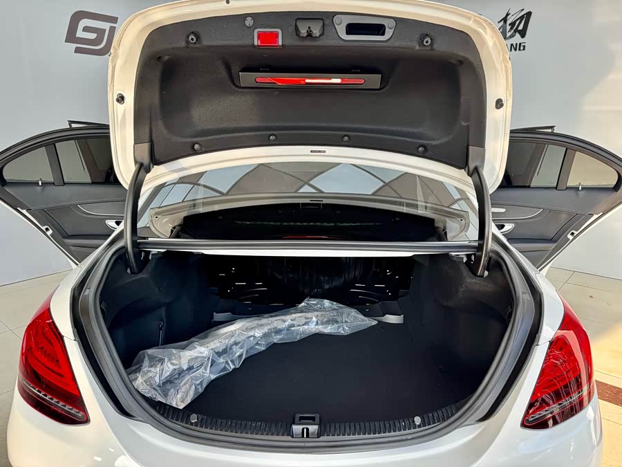 Mercedes-Benz C-Class 2020 — фото 23