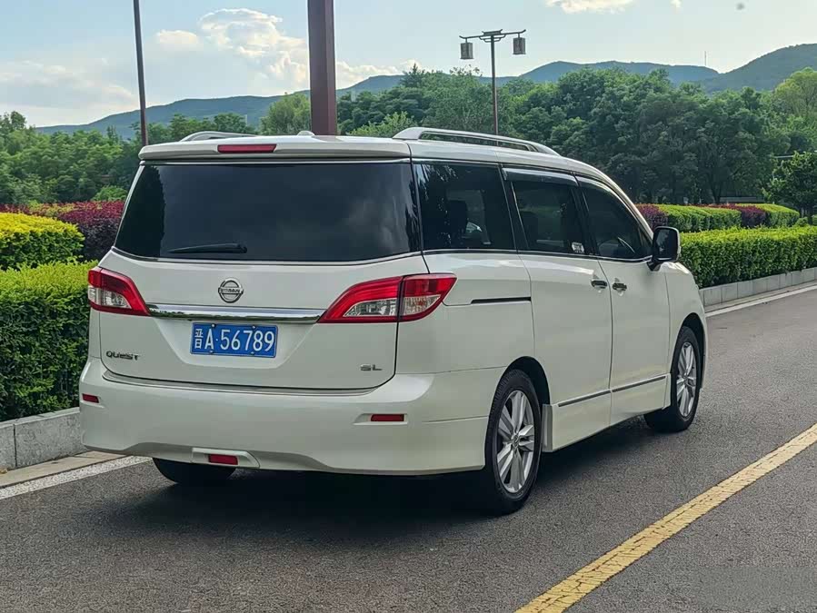Nissan Quest 2015