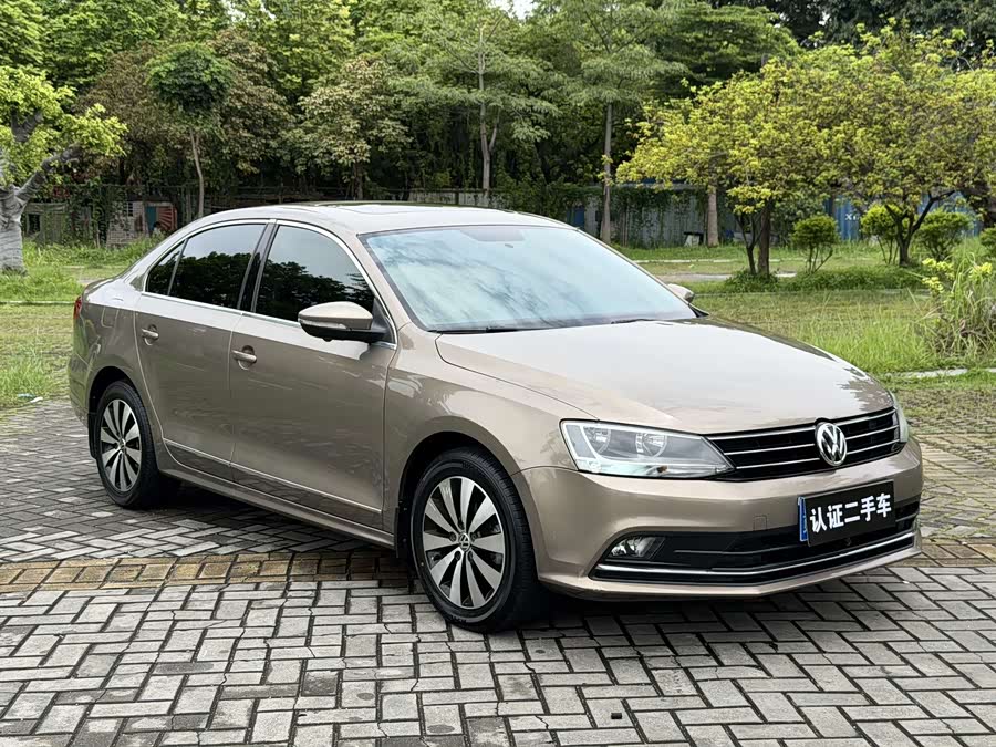 Volkswagen Sagitar 2018