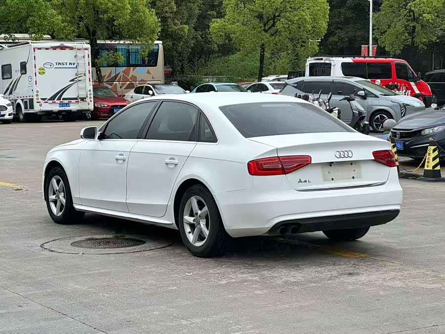 Audi A4L 2013