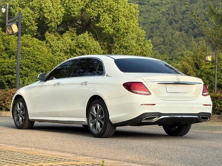 Mercedes-Benz E-Class 2020 — фото 33