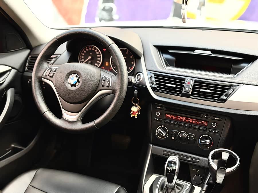BMW X1 2014 — фото 8