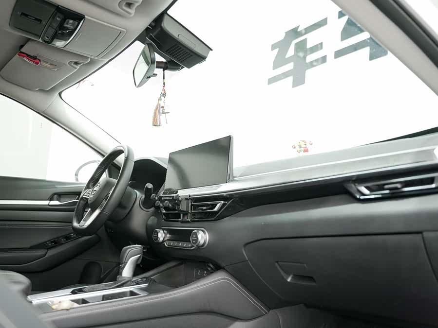 Nissan Teana 2022 — фото 11