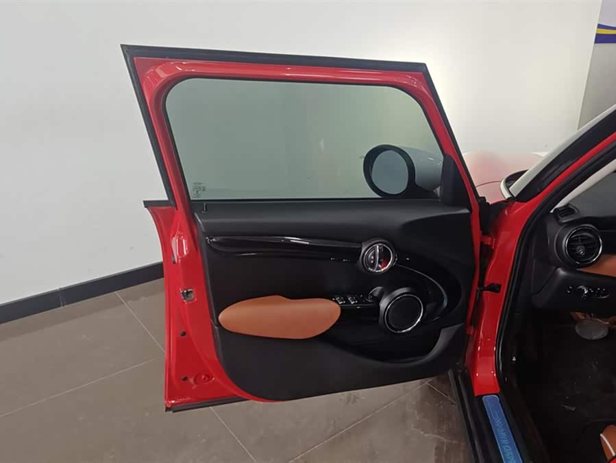 MINI MINI 2020