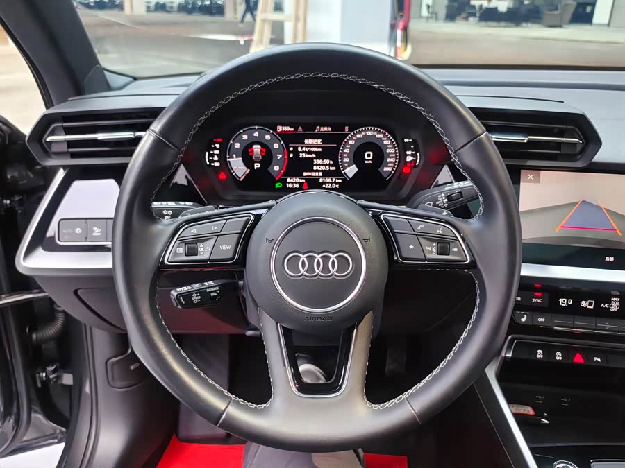 Audi A3 2023 — фото 17