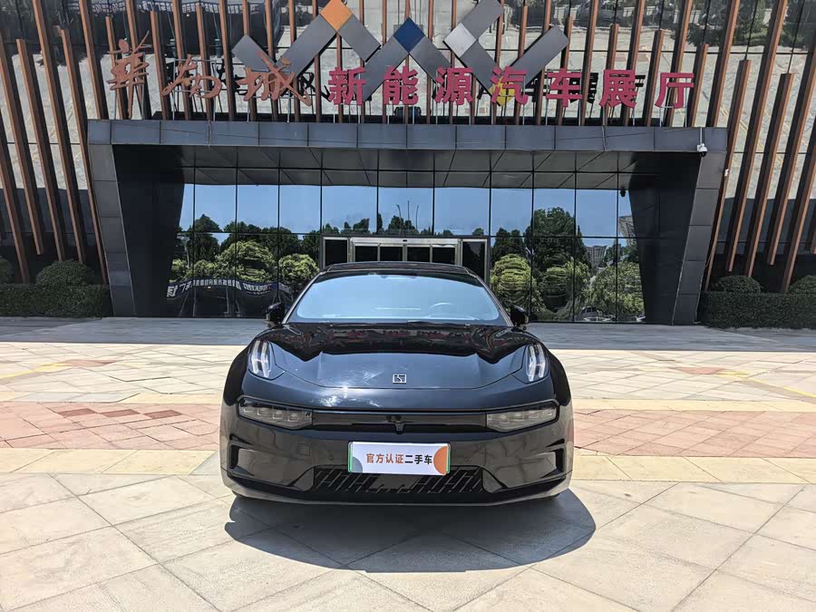 Zeekr 001 2023