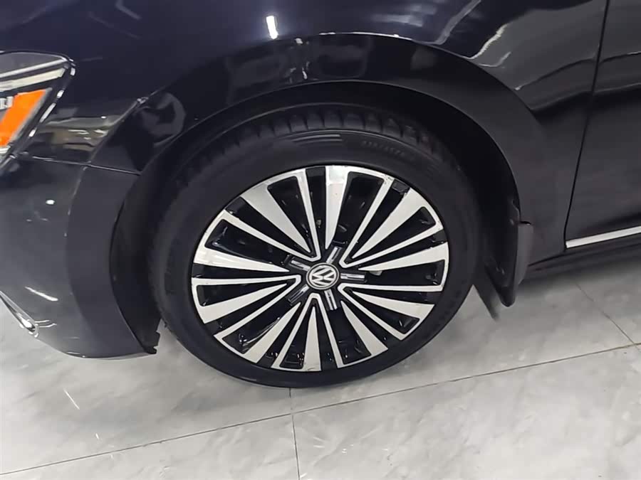 Volkswagen Passat 2019 — фото 23