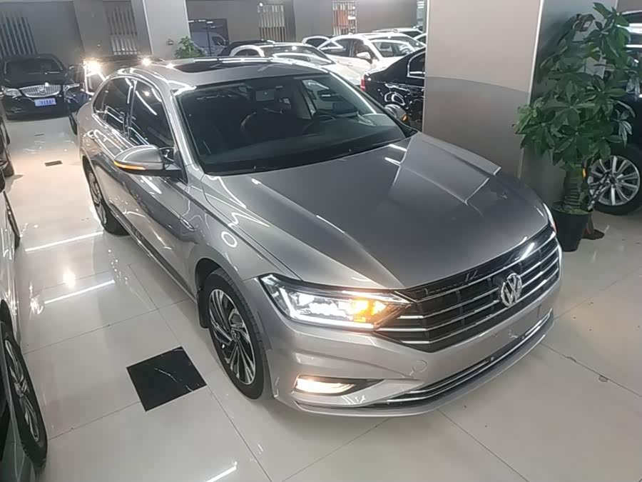 Volkswagen Sagitar 2021