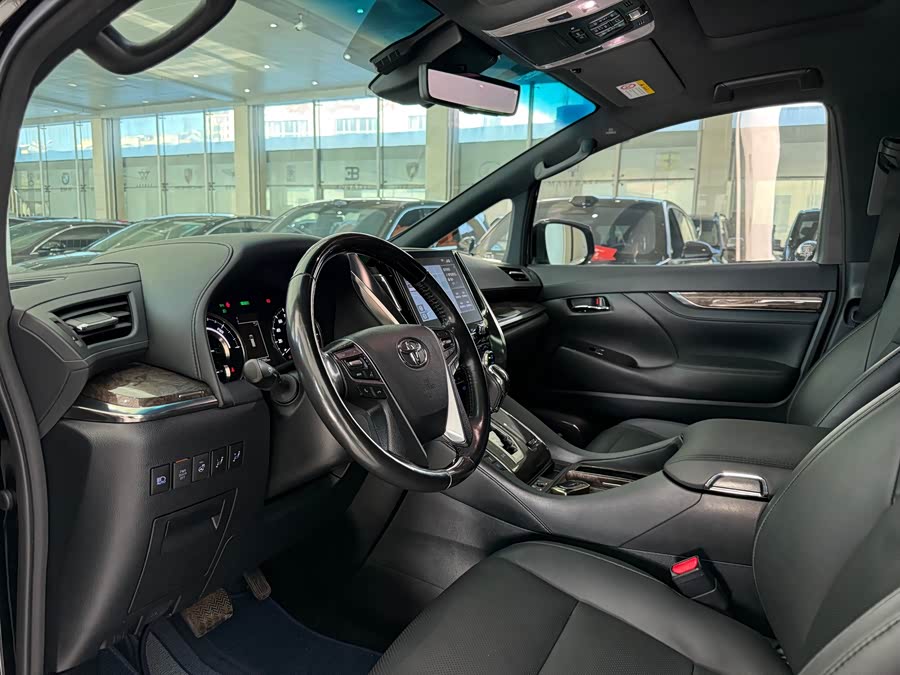 Toyota Alphard 2021
