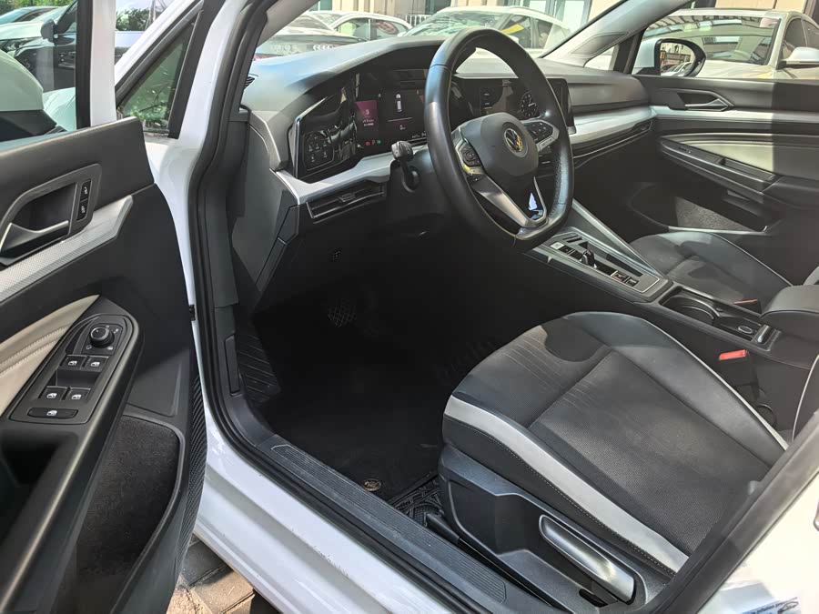 Volkswagen Golf 2021