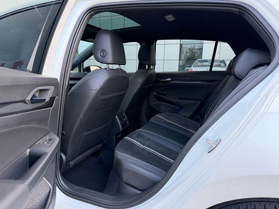 Volkswagen Golf 2023
