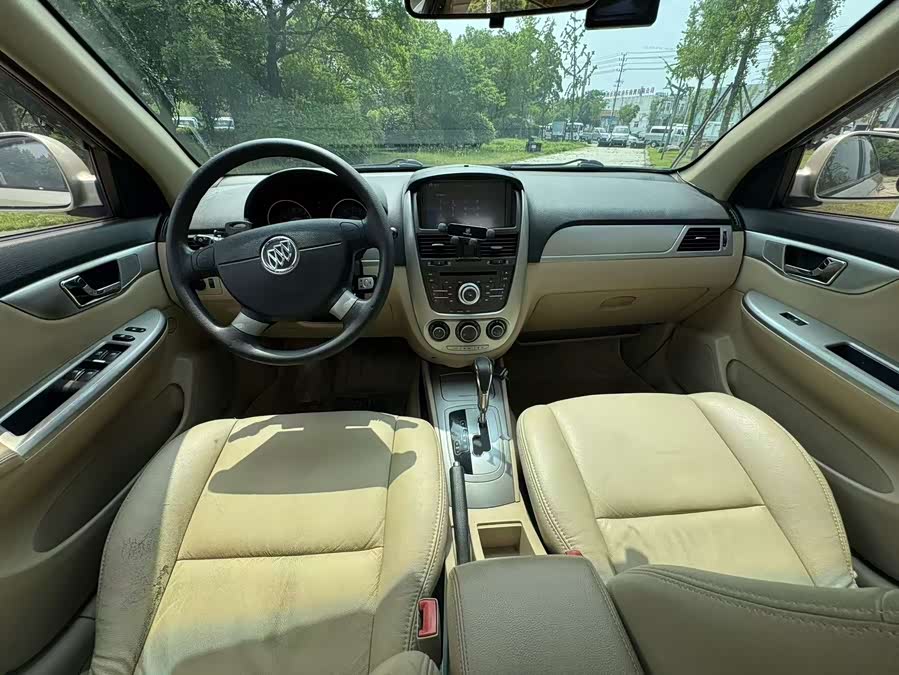 Buick Excelle 2013 — фото 11