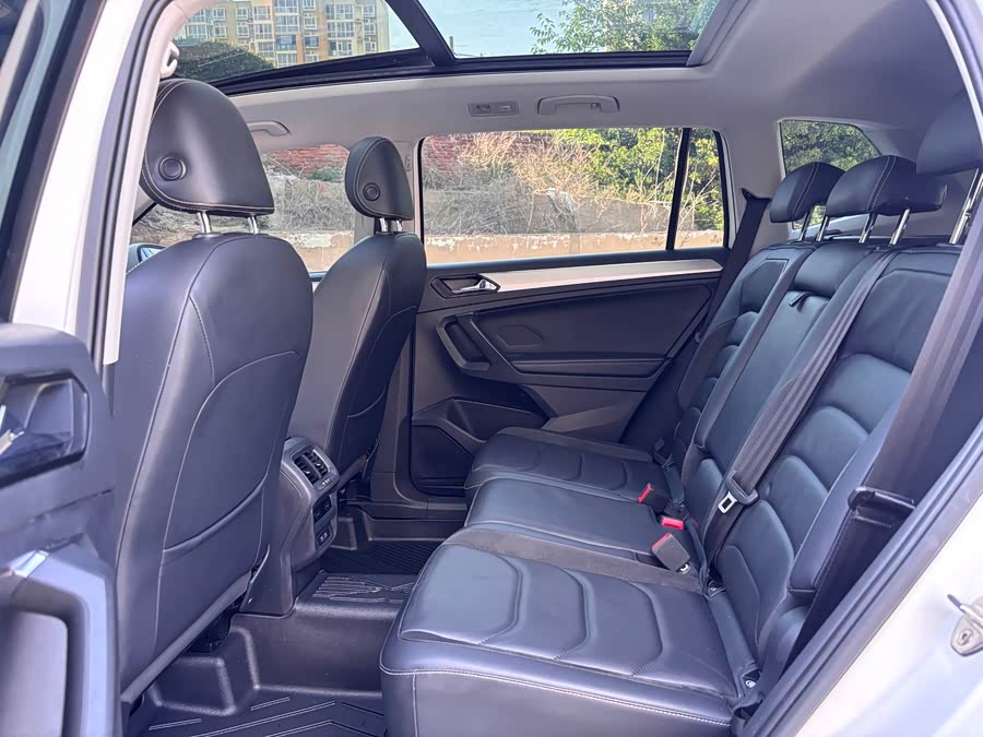 Volkswagen Tiguan L 2018 — фото 11