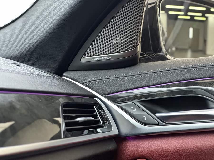 BMW 5 Series 2020 — фото 15