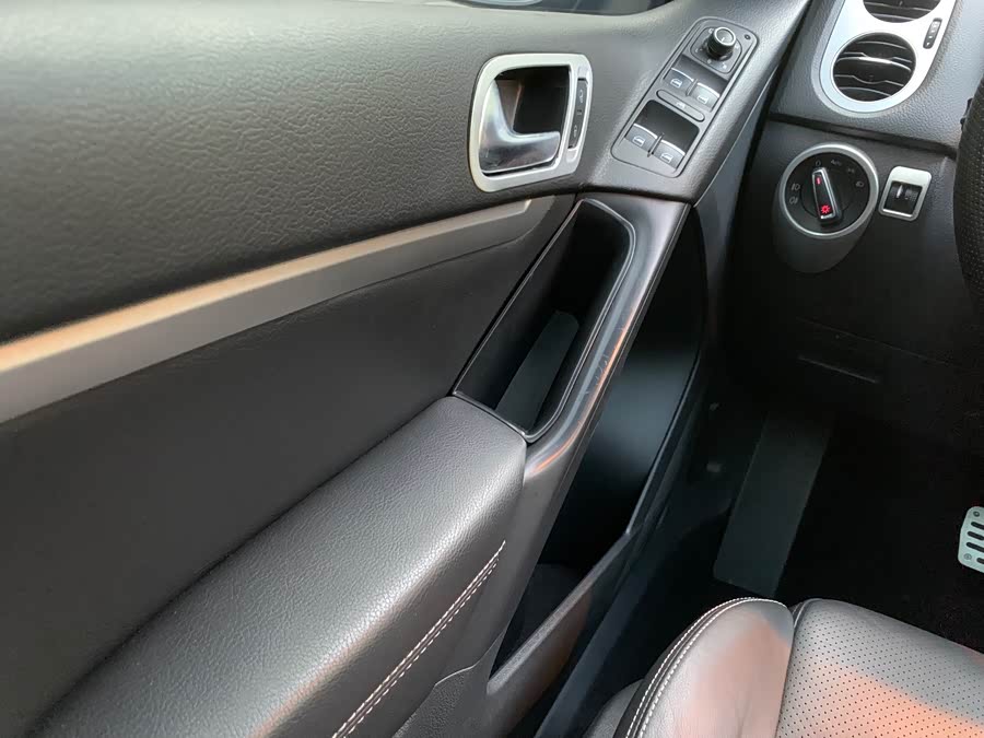 Volkswagen Tiguan 2016 — фото 16
