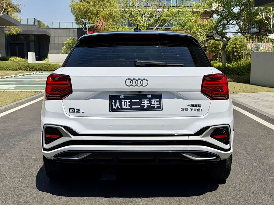 Audi Q2L 2022 — фото 13