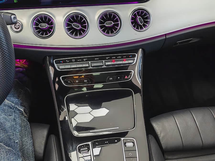 Mercedes-Benz E-Class 2023 — фото 11