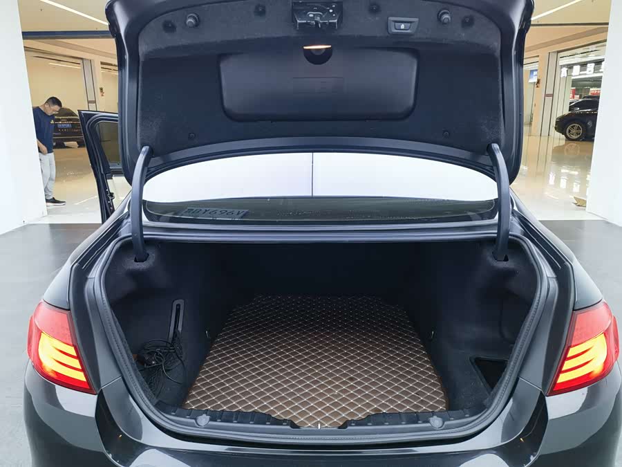 BMW 5 Series 2011