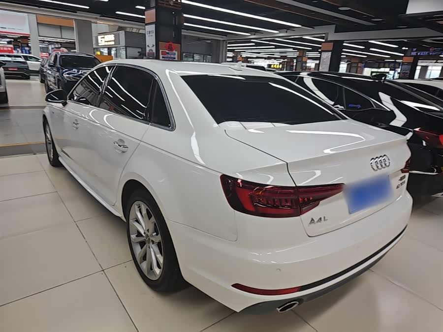 Audi A4L 2018