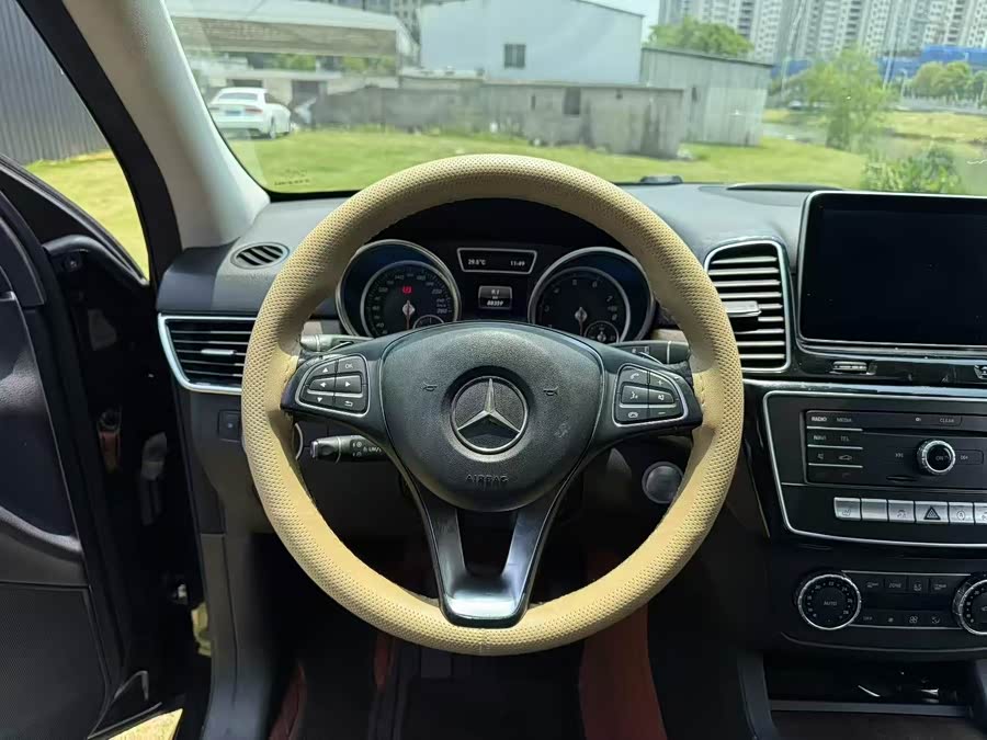 Mercedes-Benz GLE 2015