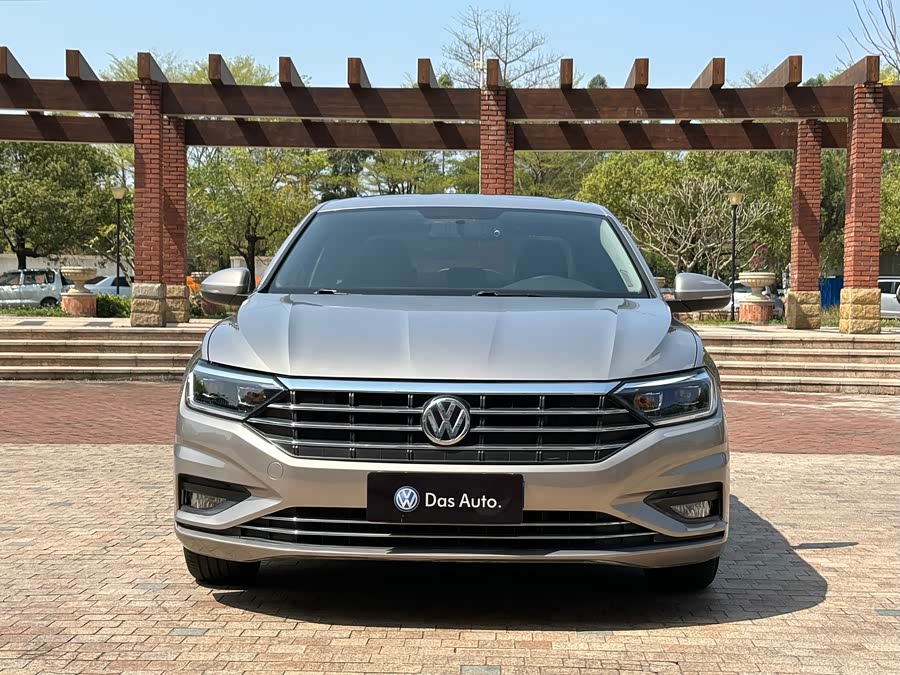 Volkswagen Sagitar 2020